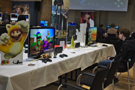 Gamesroom S*Vv*A*M*P Game Station